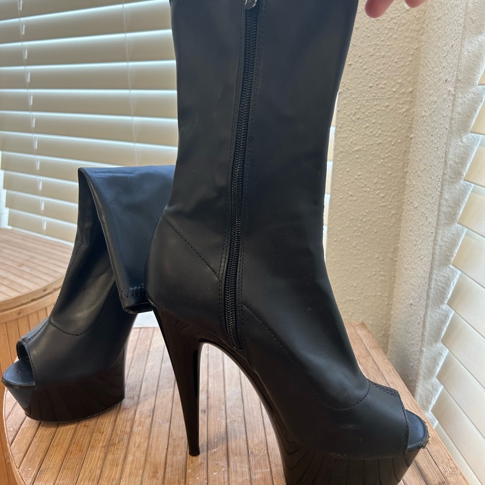 Pleasers stripper dance shoes